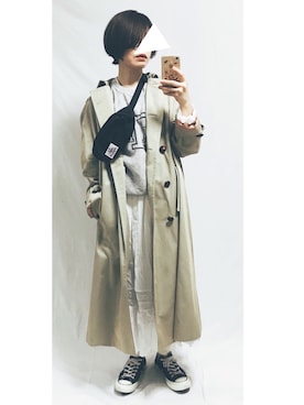 「チャックテイラー」｜「アイテム（トレンチコート）」を使った、虚構さんさん（レディース・154cm）の春コーディネート