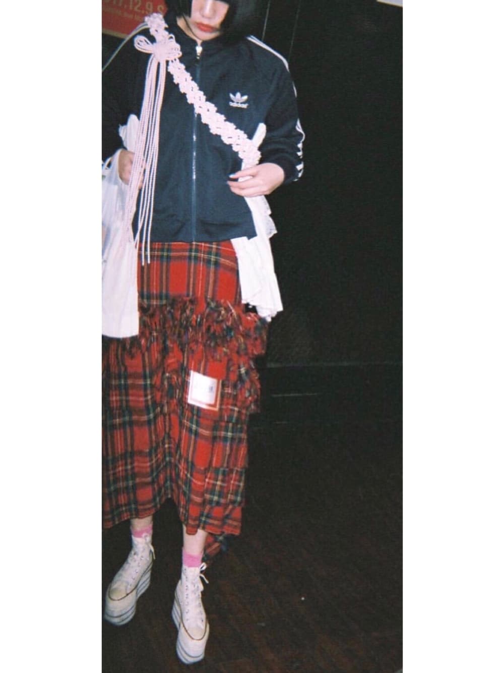 「simonerocha、シモーン ロシャ、コムデギャルソン、COMME des GARCONS、藤林里佳」｜「COMME des GARCONSのアイテム（オールインワン・サロペット、レッド系）」を使った、Rさん（レディース・156cm）の冬コーディネートの1枚目の写真