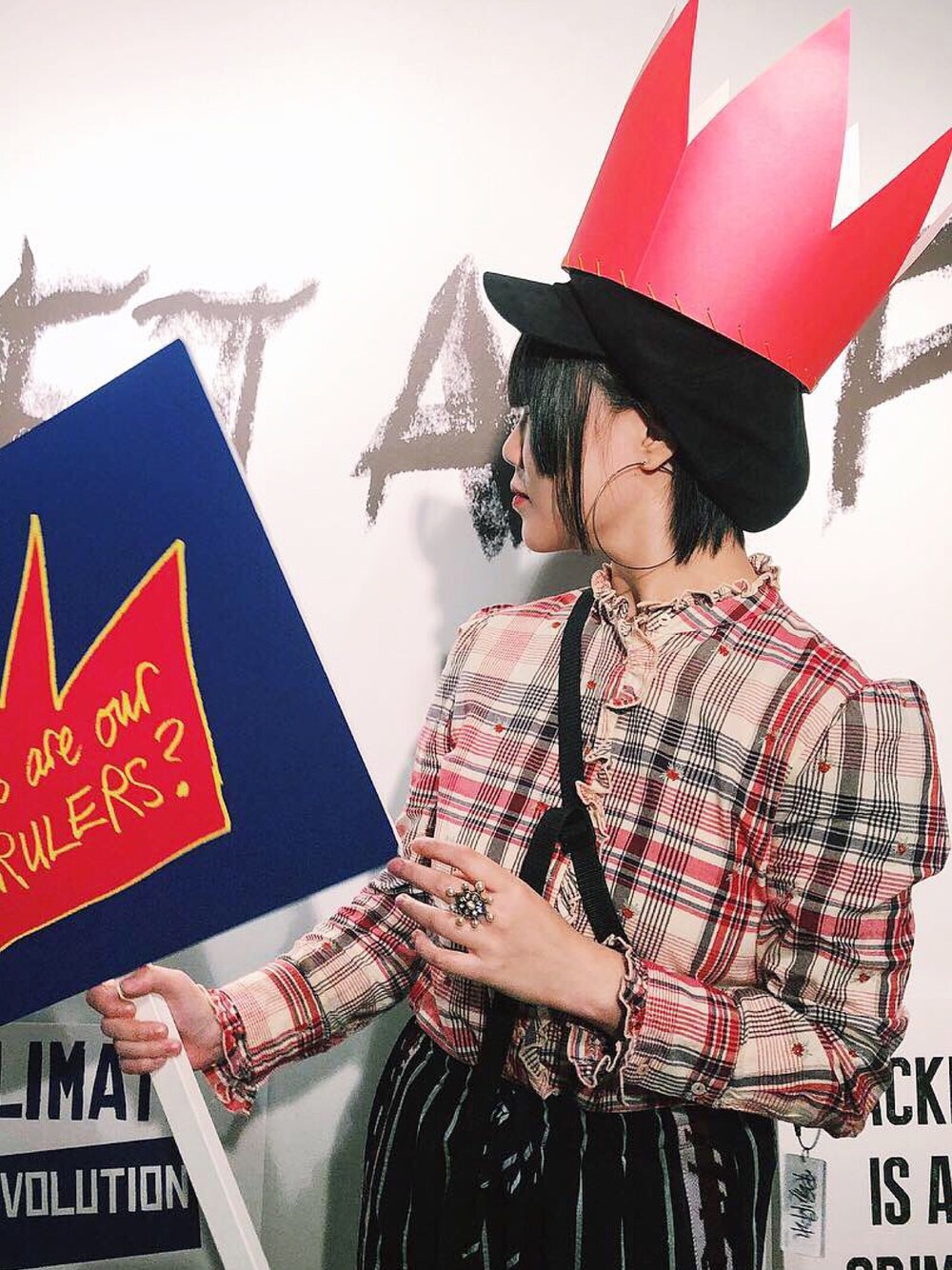 「ZARAのアイテム（シャツ/ブラウス、レッド系）」を使った、Rさん（レディース・157cm）の冬コーディネートの1枚目の写真