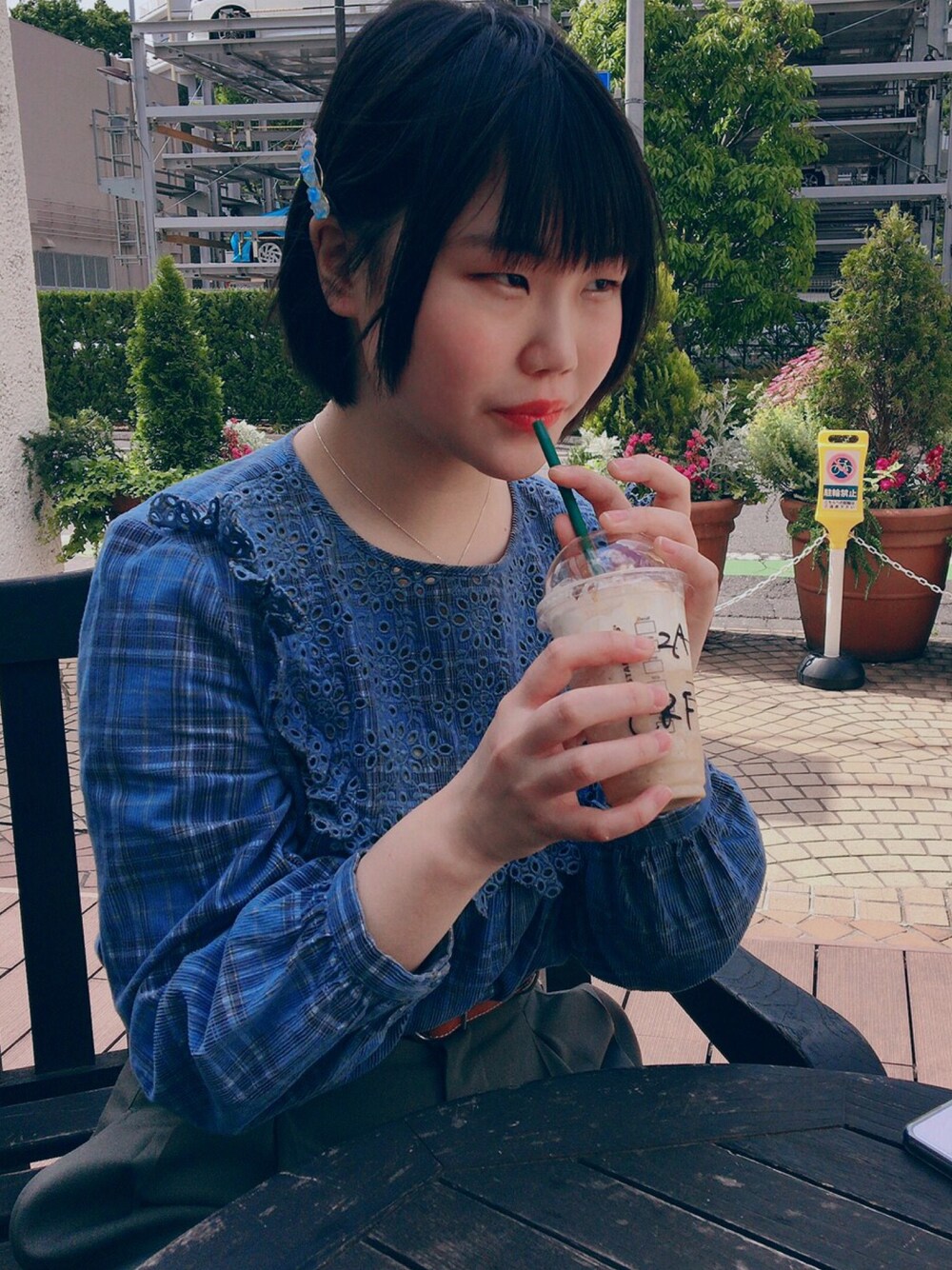 「ZARAのアイテム（シャツ/ブラウス、ブルー系）」を使った、Rさん（レディース・157cm）の夏コーディネートの1枚目の写真
