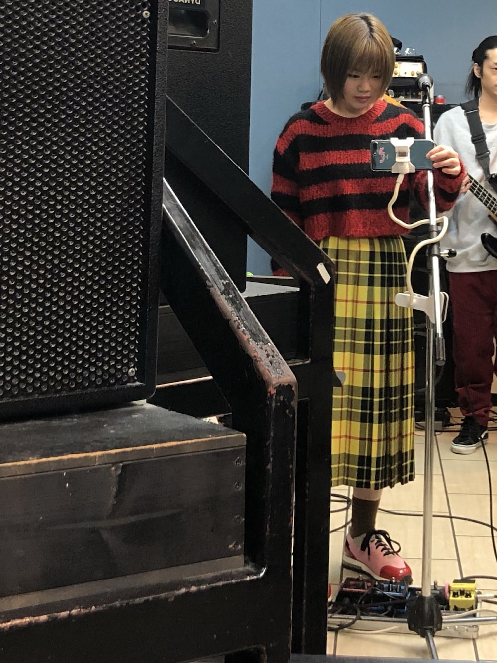 「ジュンヤワタナベ」｜「JUNYA WATANABEのアイテム（スカート、イエロー系）」を使った、Rさん（レディース・157cm）の冬コーディネートの1枚目の写真