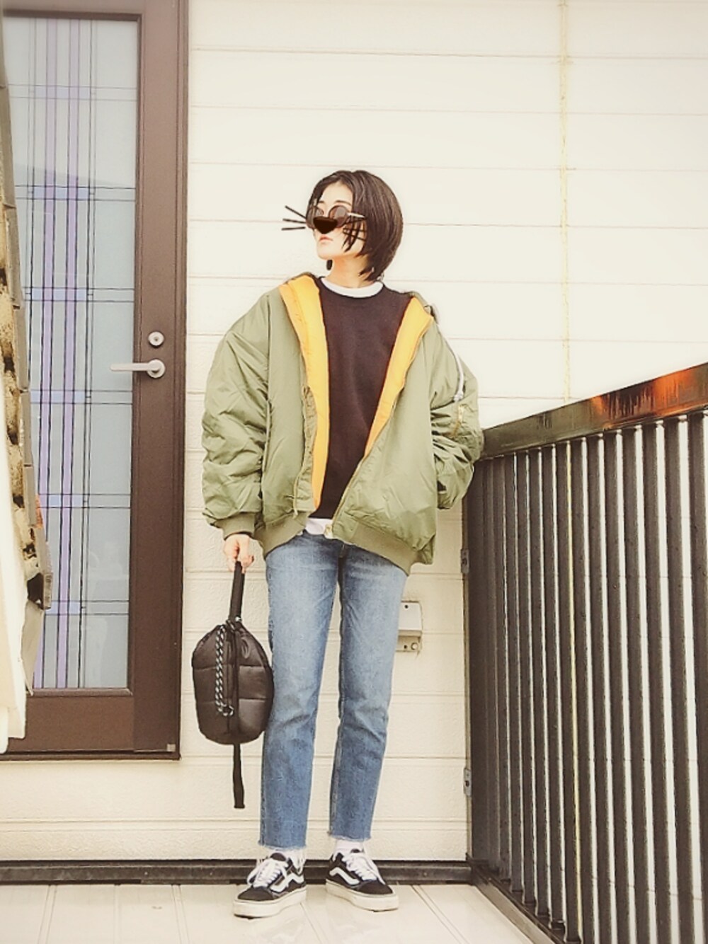 「MA-1、dholic、VANS、スケータースタイル、巾着バッグ、l.l.bean、スウェット、GU、ロンT、デニム」｜「DHOLICのアイテム（MA-1、ブラック系）」を使った、miminyさん（レディース・172cm）の冬コーディネートの1枚目の写真