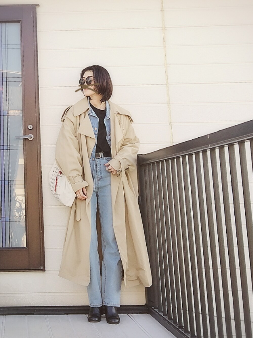 「デニムonデニム、リーバイス、古着、used、ショートブーツ、Zara、unemansion、でにむ、トレンチコート、flen」｜「UNE MANSIONのハイウエストテーパードデニムパンツ（デニムパンツ、ブルー系）」を使った、miminyさん（レディース・172cm）の春コーディネートの1枚目の写真