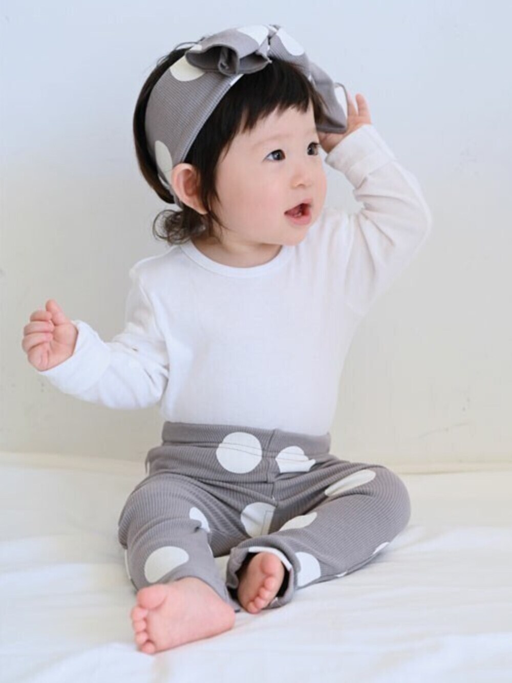 その他のレギンス/スパッツを着用したキッズの冬コーディネートの1枚目の写真