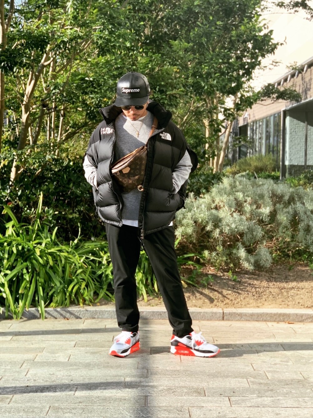 「レザーLOVEスナップ、秋コーデ、ストリートMIX、Maison Martin Margiela、MM6 Maison Martin Margiela、THE NORTH FACE、supreme、NIKE、モードストリート、ユニクロ」｜「Supreme のアイテム（キャップ、ブラック系）」を使った、keitarouさん（メンズ・50cm）の秋コーディネートの1枚目の写真