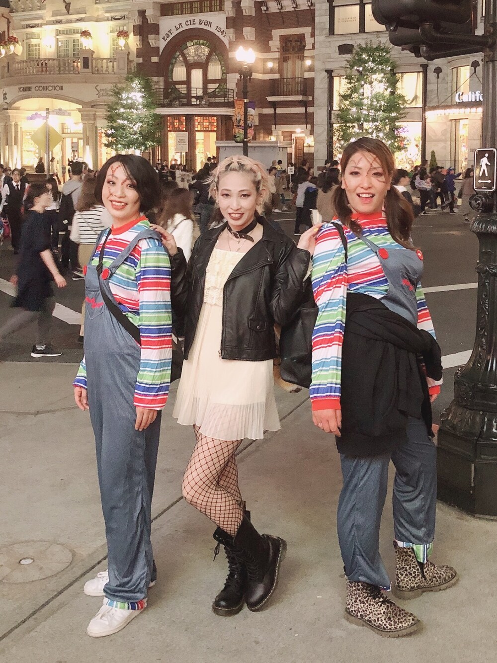 「wearhalloween2019、ハロウィン、ライダース、ブラック、ドクターマーチン、ミニワンピ、チャッキーの花嫁、チャッキー」｜「earth music&ecologyの【広瀬すずさんCM着用】 フェイクレザーライダースジャケット（ライダースジャケット、ブラック系）」を使った、tomoさん（レディース・159cm）の秋コーディネートの1枚目の写真