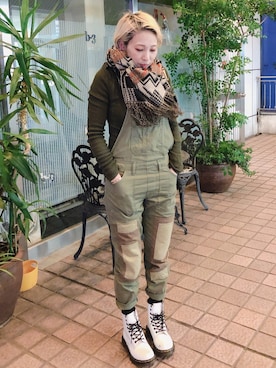 「BILLABONG（ビラボン）のアイテム（オールインワン・サロペット）」を使った、tomoさん（レディース・159cm）の冬コーディネート