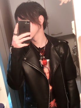 「SAINT LAURENT PARIS（サンローランパリ）のアイテム（ライダースジャケット）」を使った、K.I.V.A.さん（メンズ・170cm）の春コーディネート