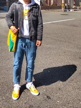 「アイテム（その他シューズ、ホワイト系）」を使った、毓宇嘉灵さん（メンズ・170cm）の春コーディネート