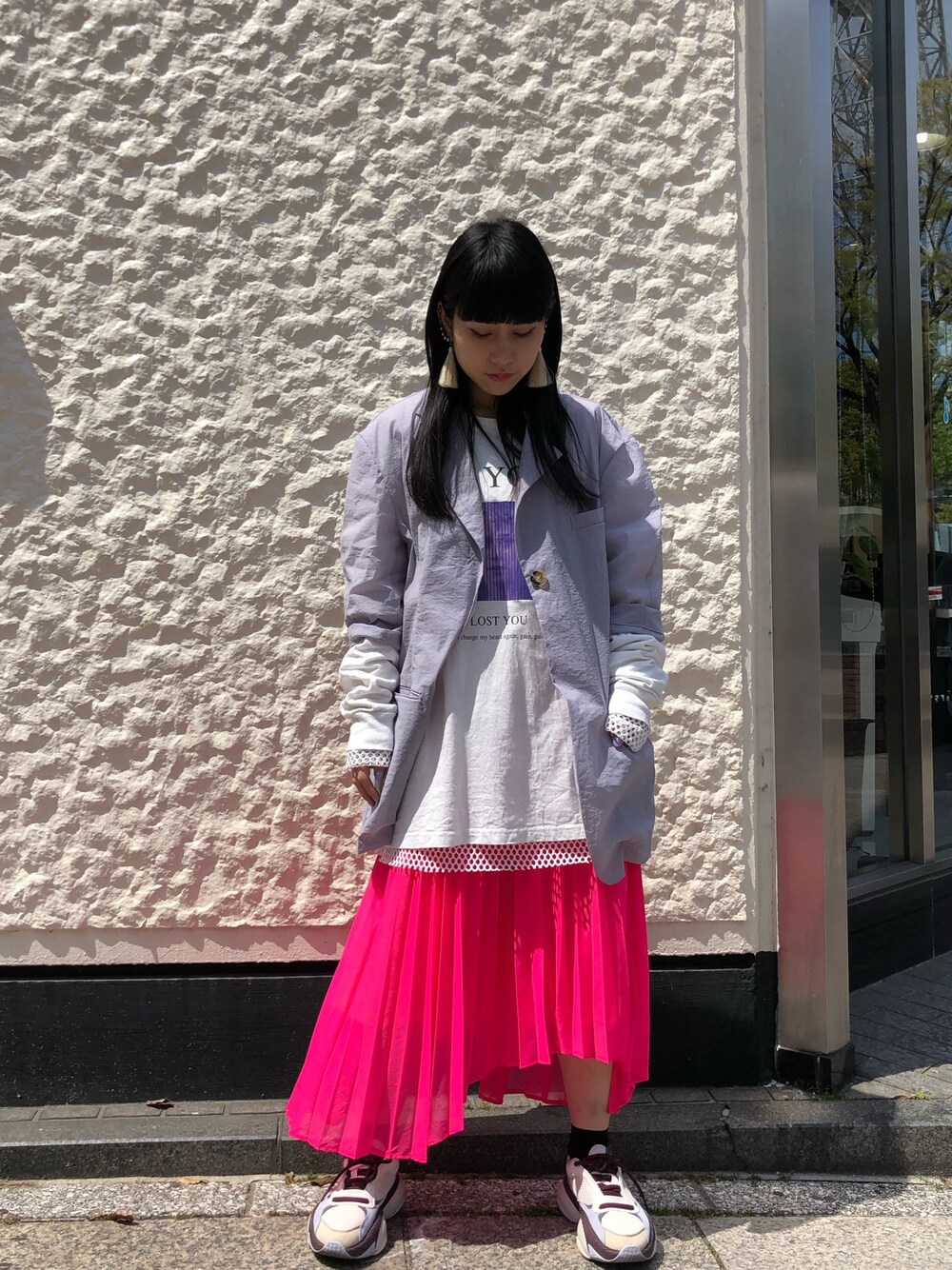 「大人カジュアル、休日コーデ、ゆるコーデ、休日スタイル、春アウター、着回しコーデ、オトナ女子、オーバーサイズ、大人女子、リラックススタイル」｜「STAIRのSTAIR ハーフスリーブジャケット（テーラードジャケット、パープル系）」を使った、ホリユキノさん（レディース・154cm）の春コーディネートの1枚目の写真
