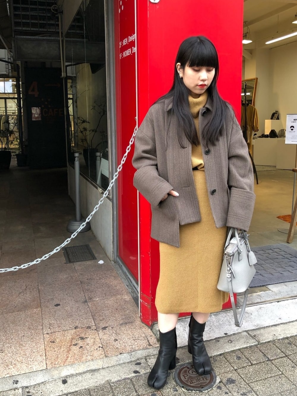 「wearhalloween2020、カジュアルコーデ、シンプルコーデ、低身長コーデ、セットアップ、秋のコーデ、大人ガーリー、ケーブルニット、キレイめ、ゆるコーデ」｜「603の603 アゼタイトニットスカート（スカート、ブラウン系）」を使った、ホリユキノさん（レディース・154cm）の秋コーディネートの1枚目の写真