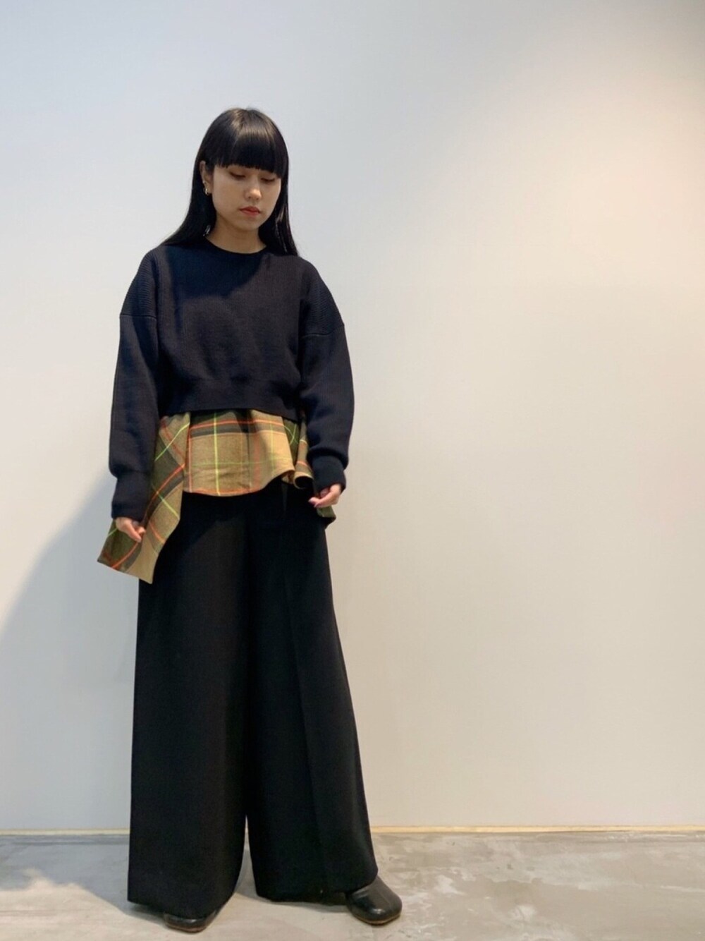 「秋冬コーデ、秋コーデ、カジュアル、大人カジュアル、モード、低身長、キレイめ、オトナ女子、モノトーン、ブラックコーデ」｜「ENFOLDのアイテム（トップス、ブラック系）」を使った、ホリユキノさん（レディース・154cm）の秋コーディネートの1枚目の写真