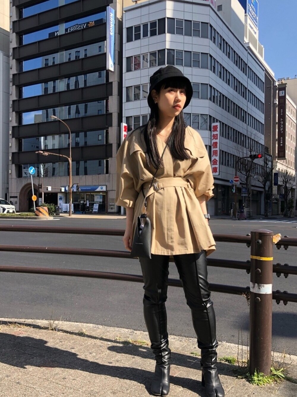 「カジュアルコーデ、春コーデ、ゆるコーデ、低身長、春アウター、大人カジュアル、着回しコーデ、シンプル、オトナカワイイ、韓国ファッション」｜「RITOのRITO シルクジャケット（その他アウター、ベージュ系）」を使った、ホリユキノさん（レディース・154cm）の春コーディネートの1枚目の写真