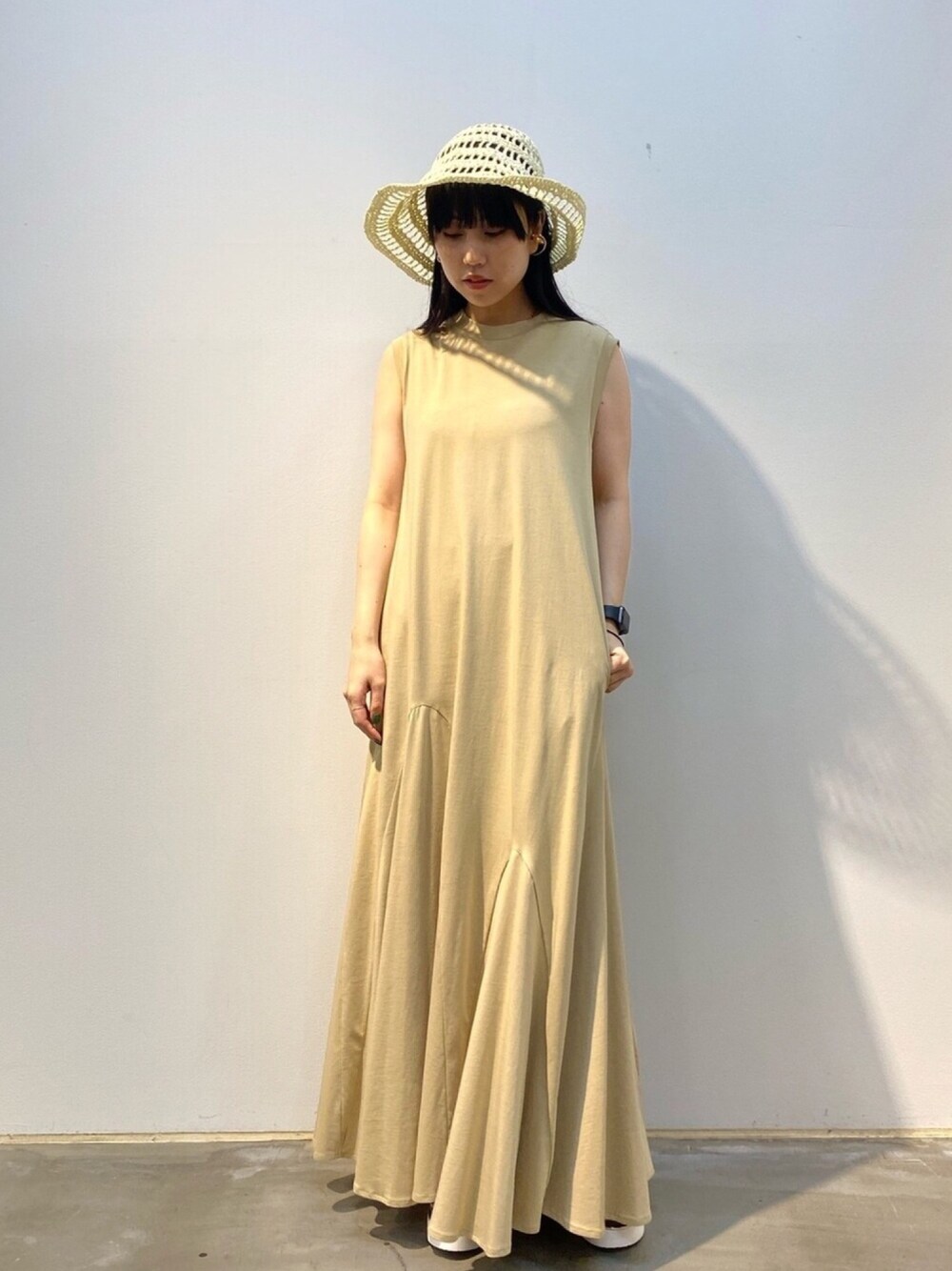 「大人カジュアル、シンプル、夏、低身長コーデ、オトナ女子、カンカン帽、チューリップハット、ゆるコーデ、カーキ、ワンピース」｜「La Maison de LyllisのLa Maison de Lyllis “TULIP”ハット（ハット、ベージュ系）」を使った、ホリユキノさん（レディース・154cm）の夏コーディネートの1枚目の写真