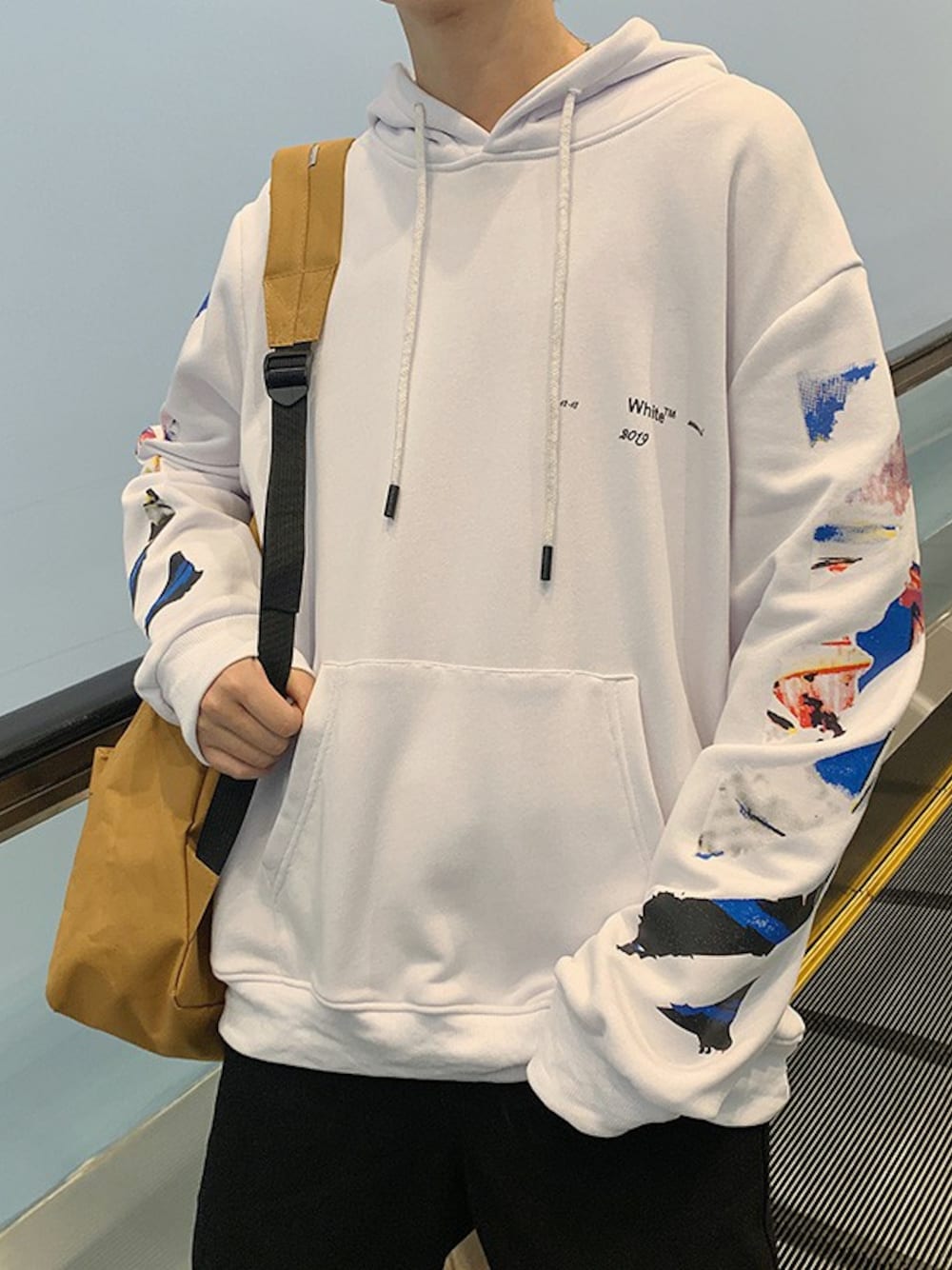 「パーカー、トップス、セール、off white」｜「off whiteのセール☆19/20秋冬☆Off-White(オフホワイト) 男女兼用  パーカー（パーカー、その他）」を使った、かずの子ちゃんさん（メンズ・176cm）の春コーディネートの1枚目の写真