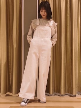 「白デニム」｜「アイテム（サロペット/オーバーオール）」を使った、むこさんさん（レディース・162cm）の春コーディネート