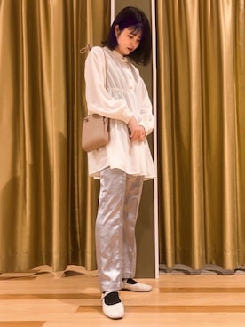 「サテンパンツ」｜「アイテム（チュニック）」を使った、むこさんさん（レディース・162cm）の春コーディネート