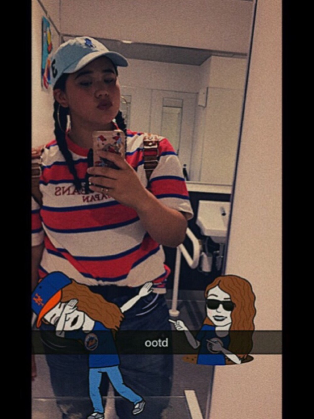 「わがままボディ、ASAP、GUESS ORIGINALS × A$AP ROCKY」｜「POLO RALPH LAURENのアイテム（キャップ、ブルー系）」を使った、Mana Monicaさん（レディース・162cm）の秋コーディネートの1枚目の写真