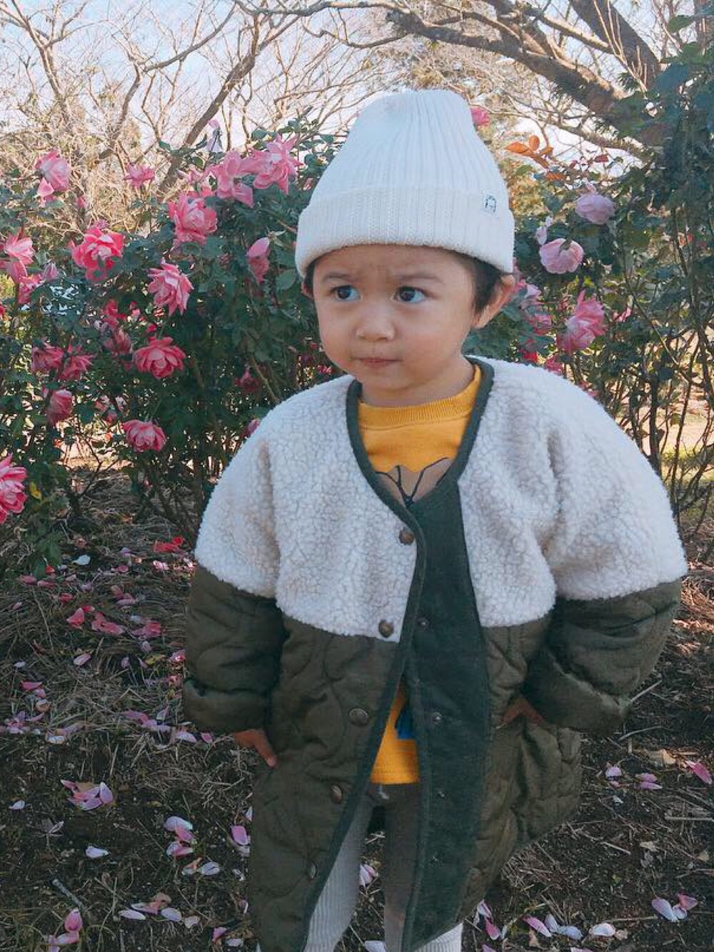 「キッズコーデ、冬コーデ、カジュアル、アウター、一丁前コーデ、むすめコーデ、3歳、女の子」｜「petit mainのボア切替キルティングライナーコート（ダウンジャケット/コート、グリーン系）」を使った、aiさん（レディース・164cm）の冬コーディネートの1枚目の写真