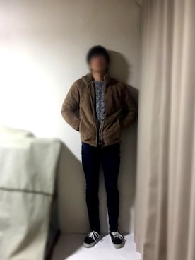 「UNIQLO（ユニクロ）のWOMEN ウルトラストレッチジーンズ（デニムパンツ）」を使った、Soramameさん（メンズ・174cm）の冬コーディネート