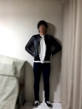 「UNIQLO（ユニクロ）のWOMEN ウルトラストレッチジーンズ（デニムパンツ）」を使った、Soramameさん（メンズ・174cm）の冬コーディネート