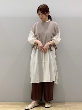 「earth music&ecology（アースミュージックアンドエコロジー）の選べるプリーツパンツ(ストレート) ＊（その他パンツ）」を使った、chaki さん（レディース・159cm）の秋コーディネート