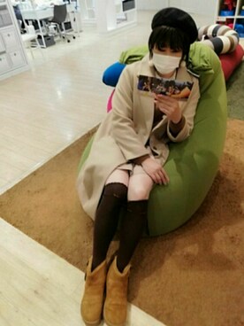 チェスターコートを使った ムートンブーツ のメンズ人気ファッションコーディネート Wear