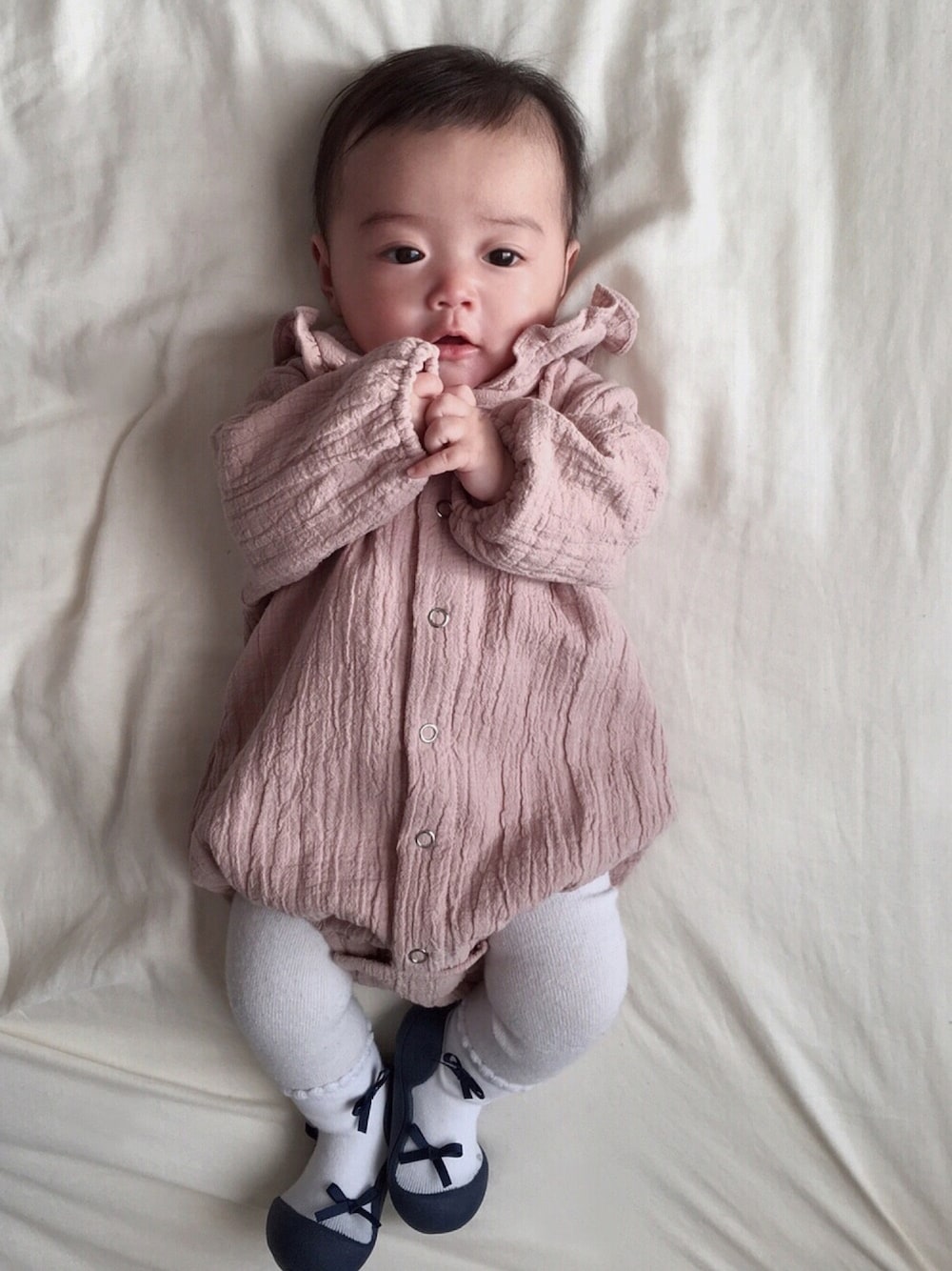 「ベビー、ベビーコーデ、生後4ヶ月、赤ちゃん、赤ちゃんコーデ、韓国子供服、０歳、ロンパース」｜「hina&kylieのアイテム（ママ＆ベビー、ピンク系）」を使った、memeさん（キッズ・60cm）の冬コーディネートの1枚目の写真