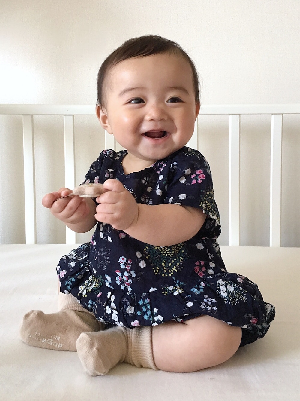 「花柄、ベビー服、ベビー、ベビーコーデ、赤ちゃん、赤ちゃんコーデ、ロンパース、生後7ヶ月、０歳、春コーデ」｜「chaisy styleのアイテム（ママ＆ベビー、ブルー系）」を使った、memeさん（キッズ・70cm）の春コーディネートの1枚目の写真