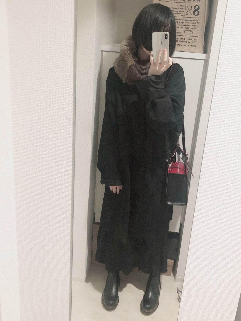「yohjiyamamoto、SHAREEF、COMME des GARCONS、Dr.Martens」｜「Yohji Yamamotoのアイテム（ジャケット/アウター、ブラック系）」を使った、長谷部さん（レディース・158cm）の冬コーディネートの1枚目の写真