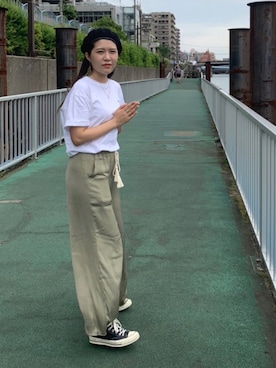 「サテンパンツ」｜「アイテム（ハンチング/ベレー帽）」を使った、やまちゃんさん（レディース・167cm）の秋コーディネート
