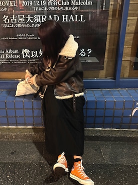 「ワンピース×スニーカー」｜「アイテム（ムートンコート）」を使った、やまちゃんさん（レディース・167cm）の秋コーディネート