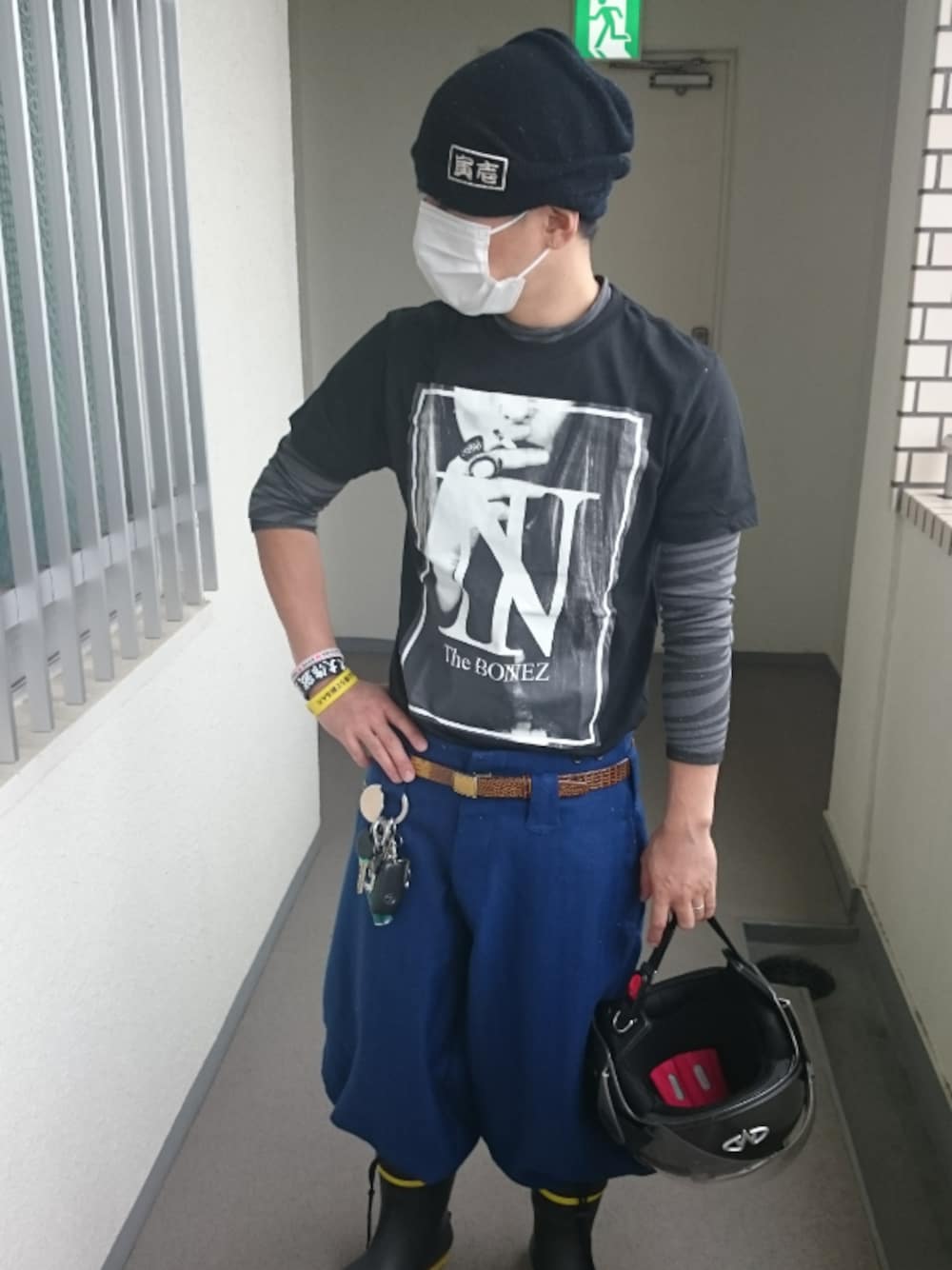 「TheBONEZ、寅壱、ニッカポッカ、東北ライブハウス大作戦、SAVE THE HIROSHIMA、EGHIT SIX、バンドT、ラバーバンド、ライブTシャツ」｜「寅壱（ニットキャップ/ビーニー、ブラック系）」を使った、反乱さん（メンズ・163cm）の秋コーディネートの1枚目の写真