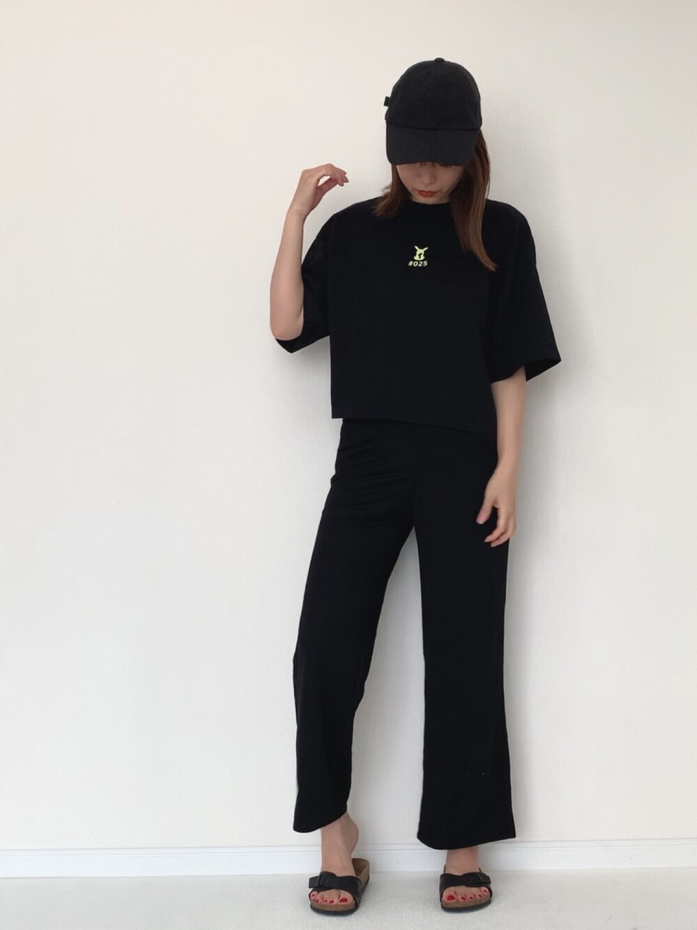 「GU、おうちファッション、ブラック、ブラックコーデ、部屋着、ママコーデ、ママファッション」｜「GUのアイテム（Tシャツ/カットソー、ブラック系）」を使った、__rp02さん（レディース・160cm）の夏コーディネートの1枚目の写真