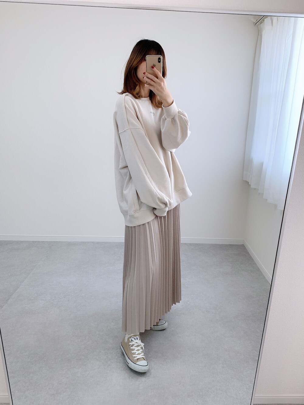 「シンプル、オトナカジュアル、プチプラ、スニーカーコーデ、オトナ女子、ママコーデ、しまむらコーデ」｜「しまむらのアイテム（スウェット、ホワイト系）」を使った、__rp02さん（レディース・160cm）の春コーディネートの1枚目の写真