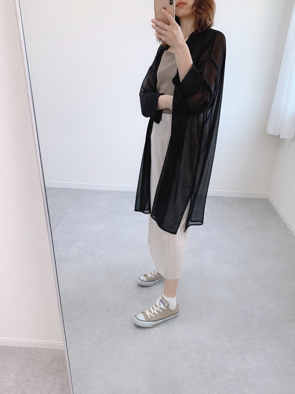 「シースルー、シンプルコーデ、コンバース、プチプラコーデ、ママファッション」｜「GUのシアーバンドカラーロングシャツ(長袖)Q（トップス、その他）」を使った、__rp02さん（レディース・160cm）の春コーディネートの1枚目の写真