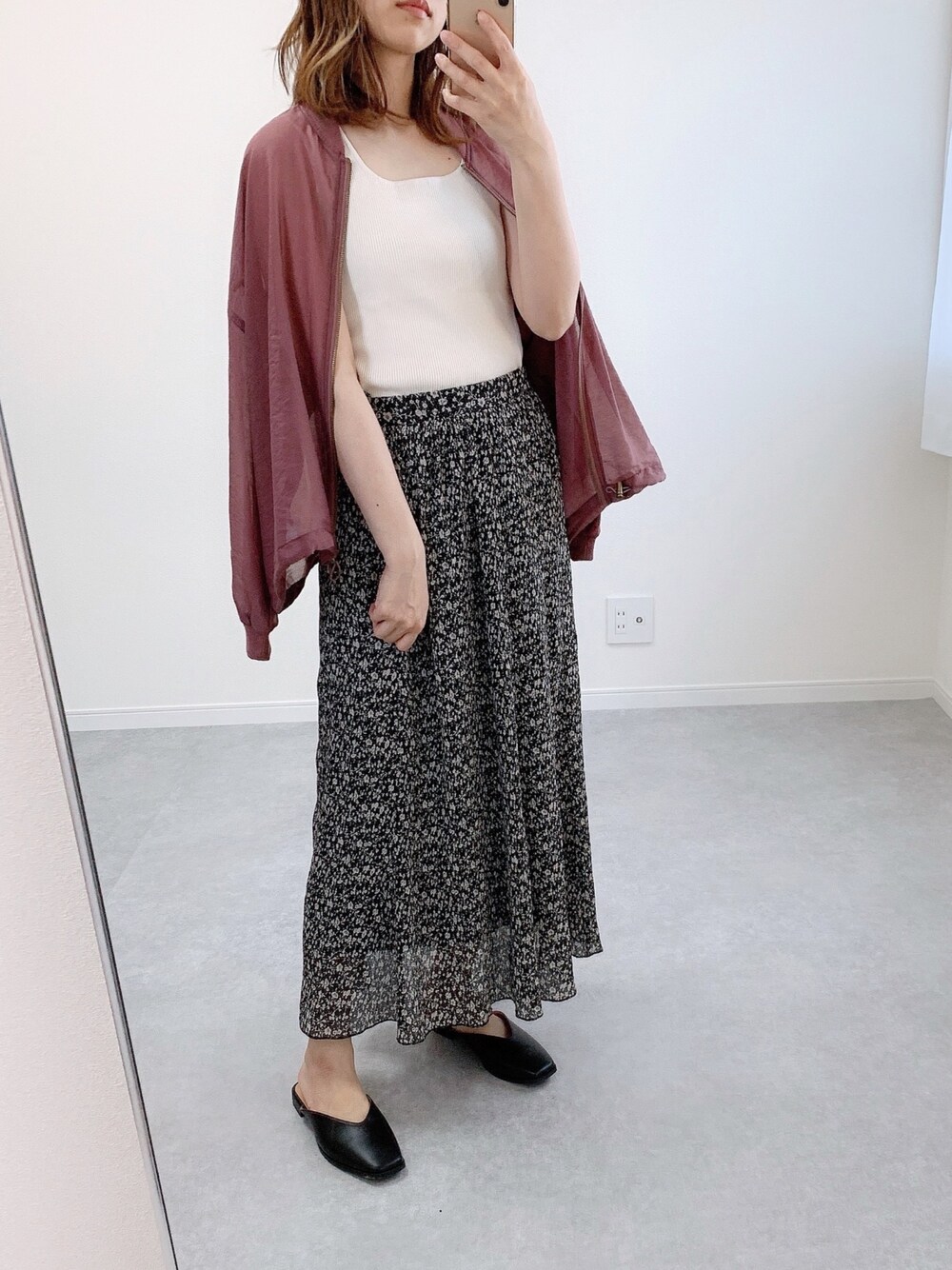 「春夏コーデ、オトナカジュアル、オトナカワイイ、休日スタイル、ママコーデ」｜「GUのリブスクエアネックニットタンクトップ（トップス、その他）」を使った、__rp02さん（レディース・160cm）の春コーディネートの1枚目の写真