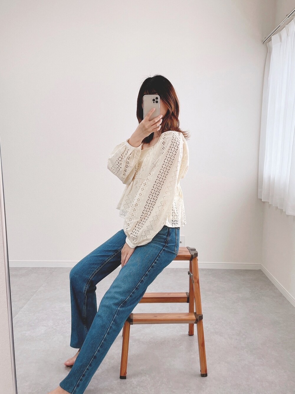 「これが私をアゲる服、オトナカジュアル、シンプルコーデ、大人コーデ、シャツ/ブラウス、ママコーデ」｜「MOUSSYのCOTTON EYELET ブラウス（シャツ/ブラウス、ホワイト系）」を使った、__rp02さん（レディース・160cm）の春コーディネートの1枚目の写真