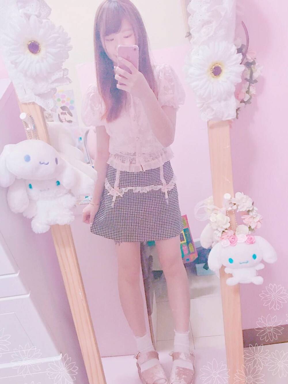 「Honey Cinnamon、pink、お洒落さんとつながりたい、ピンク、ピンクベージュ」｜「Swankissのアイテム（トップス、ピンク系）」を使った、🥀. Mizuki ♥︎さん（レディース・155cm）の冬コーディネートの1枚目の写真