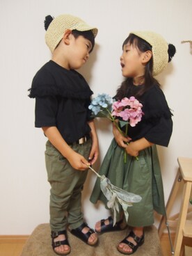 「petit main（プティマイン）のポンポン付きペーパーハット（ハット、ベージュ系）」を使った、kotofukuさん（キッズ・110cm）の夏コーディネート