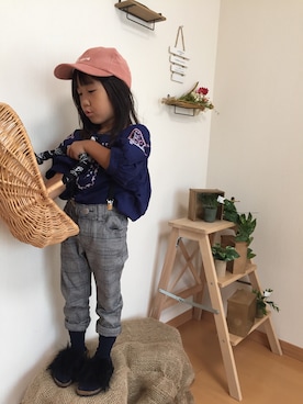 「GU（ジーユー）のアイテム（シャツ/ブラウス、ブルー系）」を使った、kotofukuさん（キッズ・110cm）の秋コーディネート