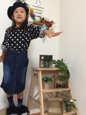 「Birthday（バースデイ）のアイテム（シャツ/ブラウス、ブラック系）」を使った、kotofukuさん（キッズ・110cm）の秋コーディネート