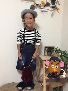 「GLOBAL WORK（グローバルワーク）の【キッズ】ヒジホシＴシャツ長袖/766548（Tシャツ/カットソー、ブラック系）」を使った、kotofukuさん（キッズ・110cm）の秋コーディネート