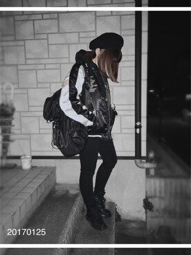 「UNIQLO（ユニクロ）のWOMEN ウルトラストレッチジーンズ（デニムパンツ）」を使った、中塚智実さん（レディース・156cm）の冬コーディネート