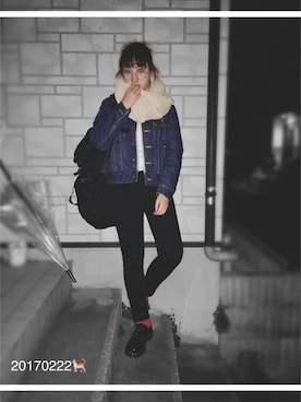 「UNIQLO（ユニクロ）のWOMEN ウルトラストレッチジーンズ（デニムパンツ）」を使った、中塚智実さん（レディース・156cm）の冬コーディネート