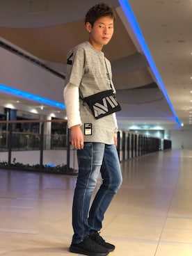 「TYPE BLUE（タイプブルー）のアイテム（パンツ）」を使った、大山凌さん（メンズ・174cm）の冬コーディネート