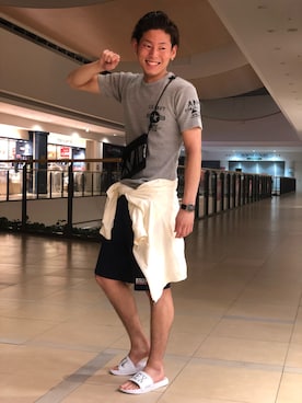 「AVIREX（アヴィレックス）のアイテム（サンダル）」を使った、大山凌さん（メンズ・174cm）の夏コーディネート