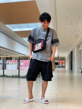 「AVIREX（アヴィレックス）のアイテム（サンダル）」を使った、大山凌さん（メンズ・174cm）の春コーディネート