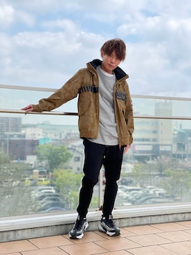 「AVIREX（アヴィレックス）のアイテム（スウェットパンツ）」を使った、大山凌さん（メンズ・174cm）の春コーディネート