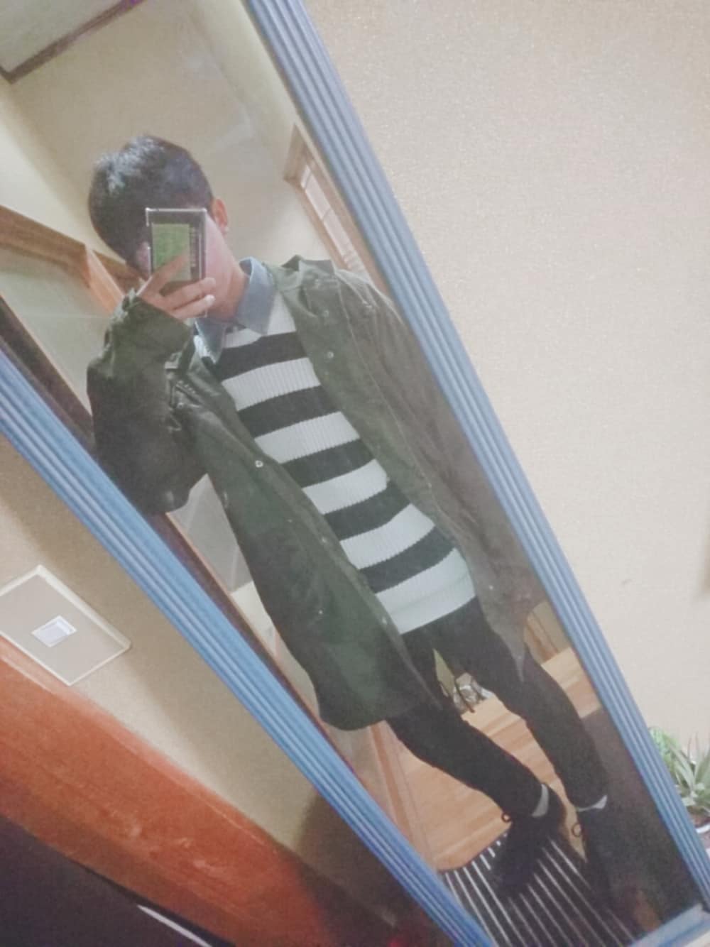 「Availのアイテム（モッズコート、グリーン系）」を使った、仁モンさん（メンズ・165cm）の冬コーディネートの1枚目の写真